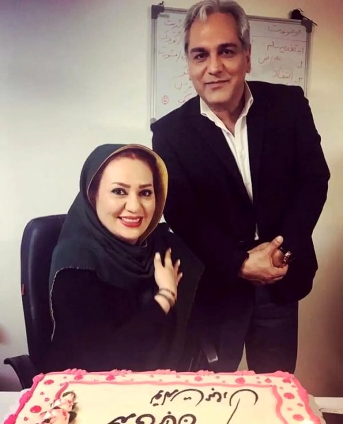 مهران مدیری در جشن تولد هدی ایزدی نویسنده دورهمی/عکس