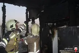 آتش‌سوزی شبانه در مشیریه خانه‌ای را خاکستر کرد/تصاویر