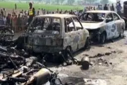 جنازه هایی که قابل شناسایی نیستند/نخستین تصاویر از واژگونی تانکر سوخت در پاکستان