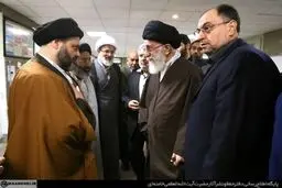 روایت تصویری عیادت رهبر انقلاب از آیت‌الله موسوی اردبیلی