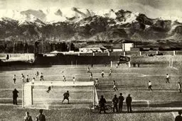 تصویری تاریخی از قدیمی‌ترین ورزشگاه تهران در سال ۱۳۱۵