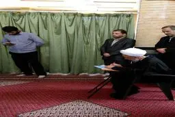 رای دادن آیت الله مصباح در شهرک محلاتی/ عکس