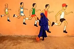 پوشش متفاوت دختر سومالیایی در زنگ ورزش/عکس