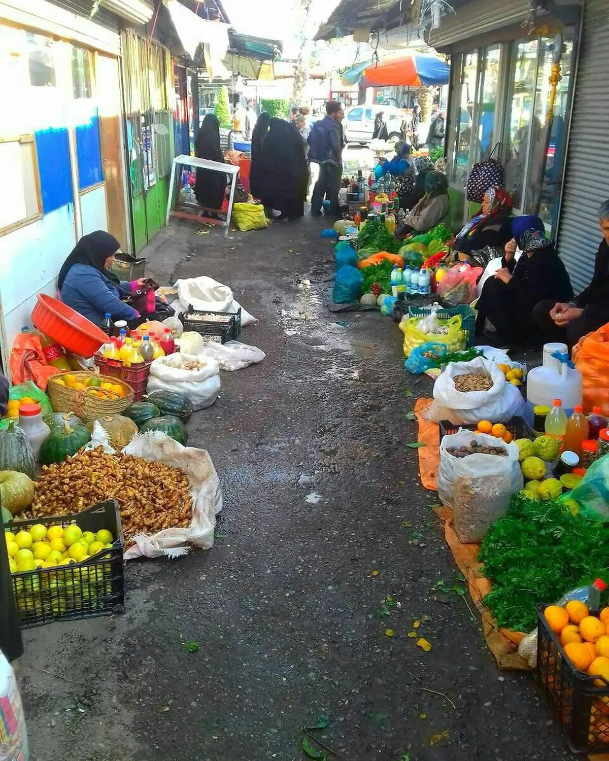 تصویری زیبا از سه‌شنبه بازار هفتگی فومن / عکس