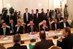 اقدام معنادارمحافظ ظریف/عکس