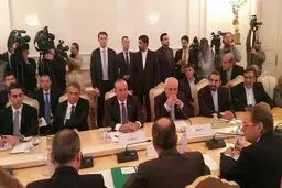 اقدام معنادارمحافظ ظریف/عکس