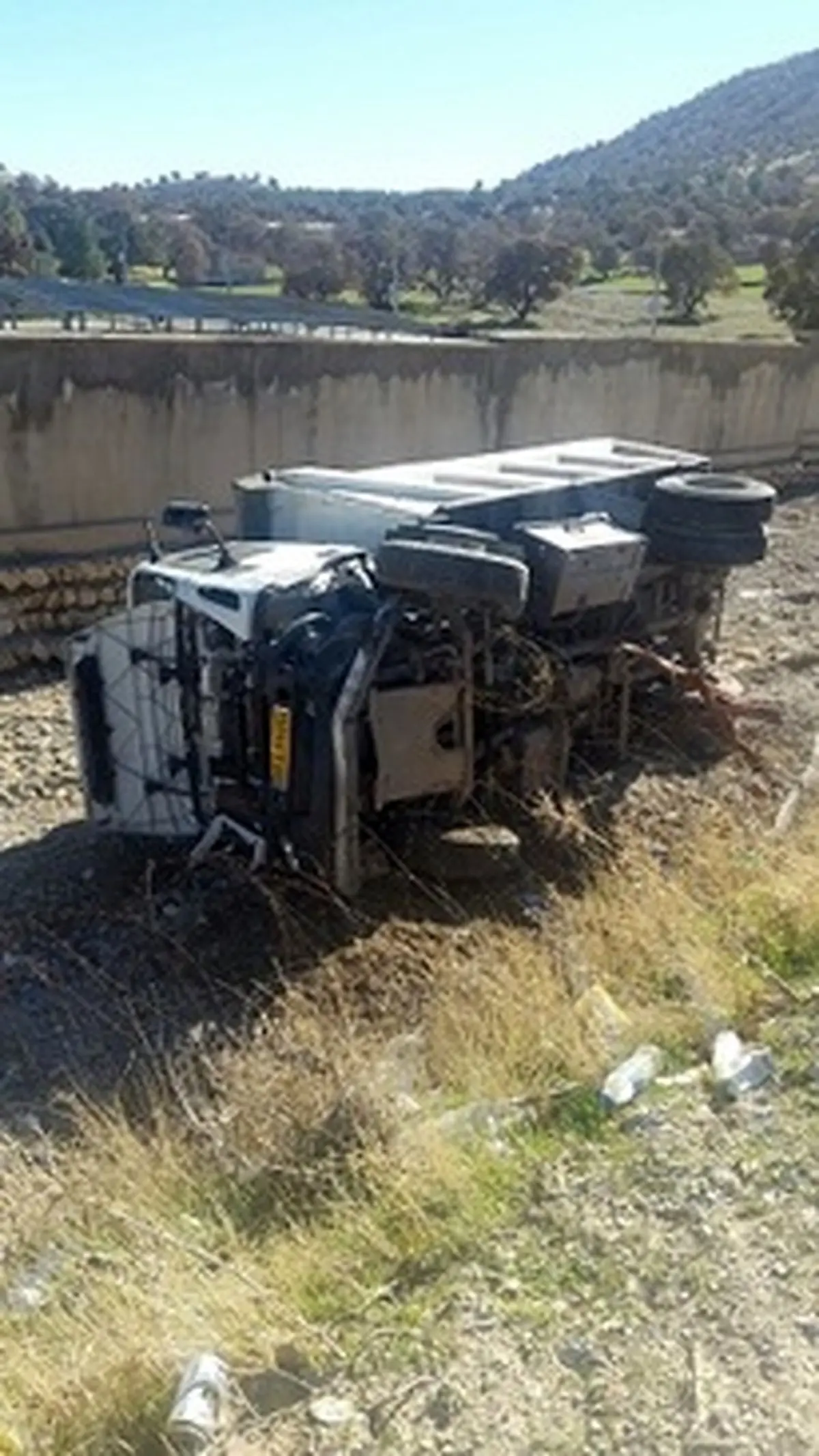 کشته در تصادف کامیون و پراید /عکس