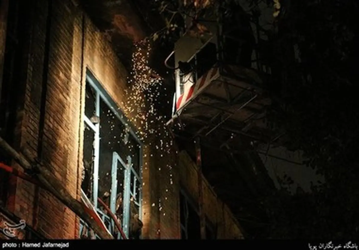 حریق گسترده در محله قدیمی تهران/تصاویر