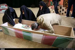مادر شهید پس از 26 سال به فرزندش رسید