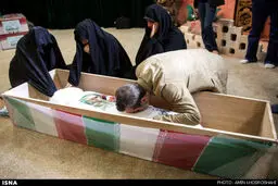 مادر شهید پس از 26 سال به فرزندش رسید