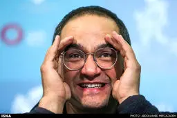 ژست جالب رامبد جوان در مقایل عکاسان و خبرنگاران/عکس