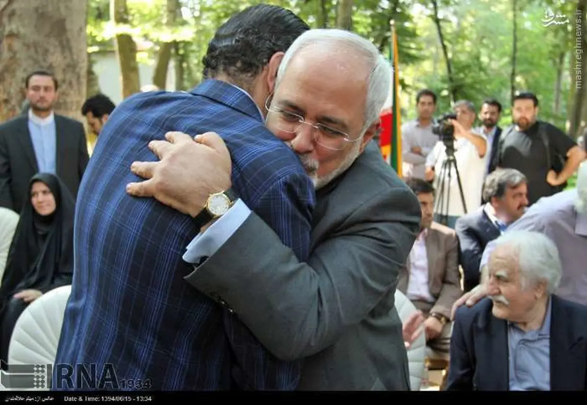 صادق خرازی در آغوش ظریف/عکس