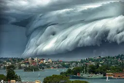 پدیده ای وحشتناک در جنوب استرالیا /تصاویر