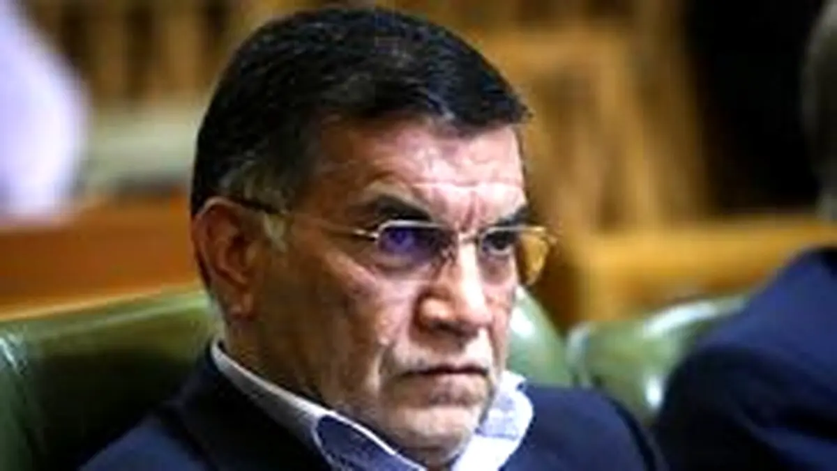یک عضو شورای شهر تهران مدعی شد: درگیری لفظی وزیر بهداشت با حسن روحانی