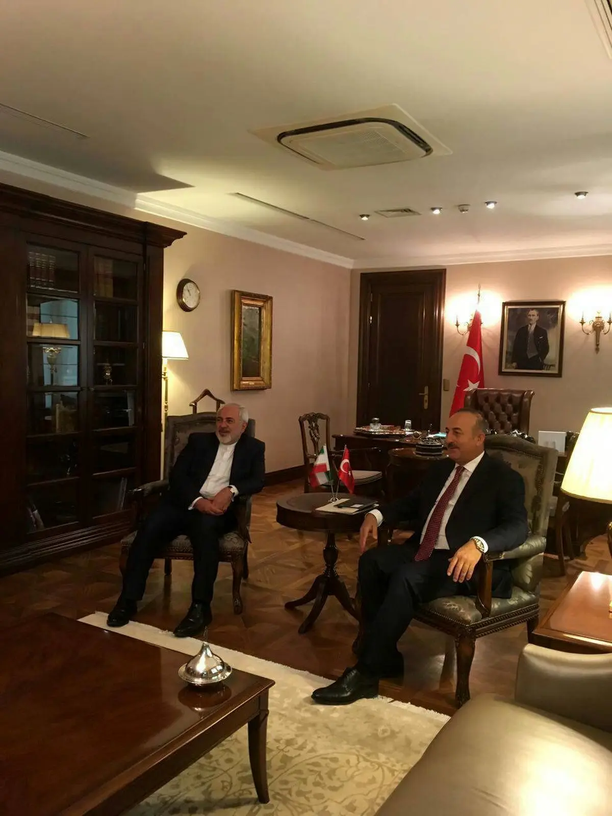 دیدار ظریف و  چاووش اوغلو در محل وزارت خارجه تركيه/عکس