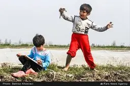 شیطنت از جنس کودکان روستا/ عکس