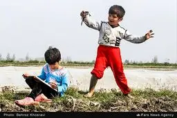 شیطنت از جنس کودکان روستا/ عکس