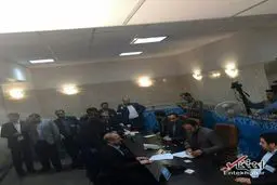 لحظه ثبت نام قالیباف در انتخابات ریاست جمهوری/عکس