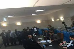 لحظه ثبت نام قالیباف در انتخابات ریاست جمهوری/عکس