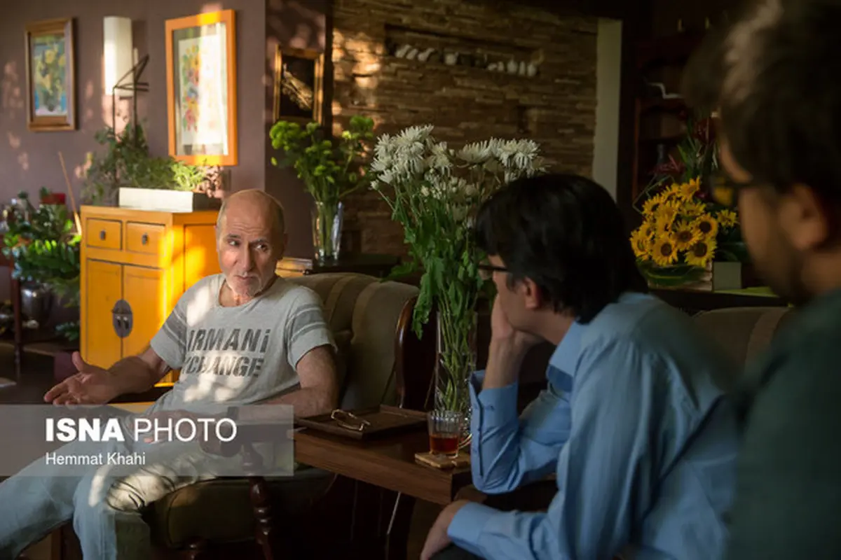 تصاویری از بهزاد نبوی در منزلش