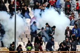 انفجار نارنجک در بین هواداران پرسپولیس/عکس