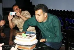 کيک ۴۰ سالگی عادل فردوسی‌پور/عکس