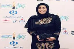 اولین حضور الهام صفوی زاده با تیپ جدیدش در جشن سینمایی+عکس
