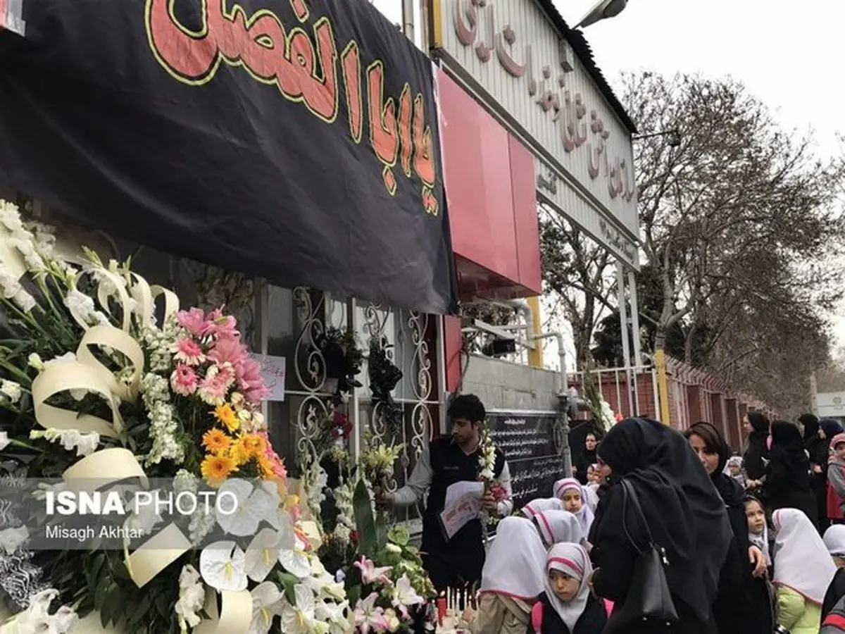 قدردانی مردم از قهرمانان آتش‌نشان+عکس