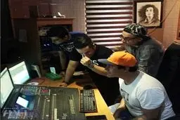 محمدرضا گلزار در حال ضبط موسیقی / عکس