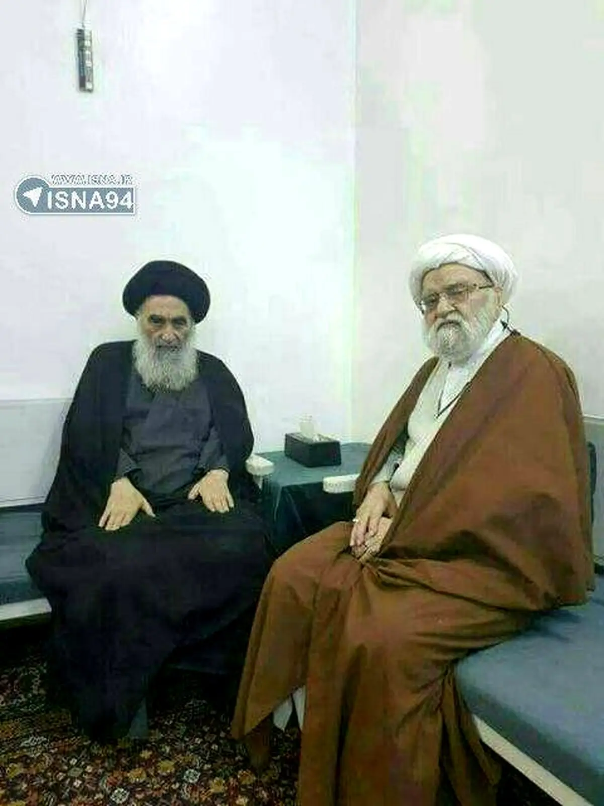تازه ترین عکس از آیت الله سیستانی در منزل ایشان