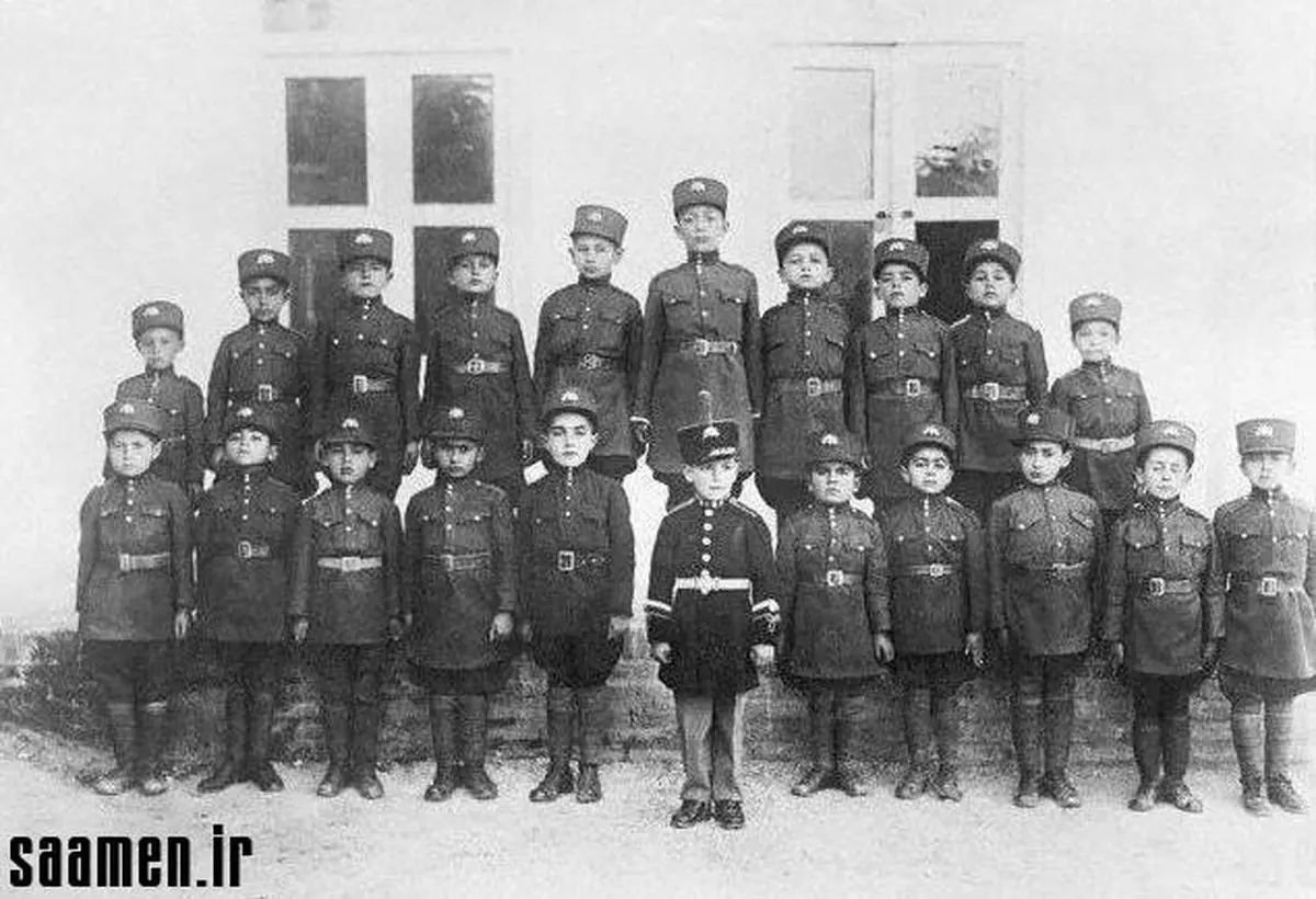 محمدرضا شاه در دوران مدرسه/عکس