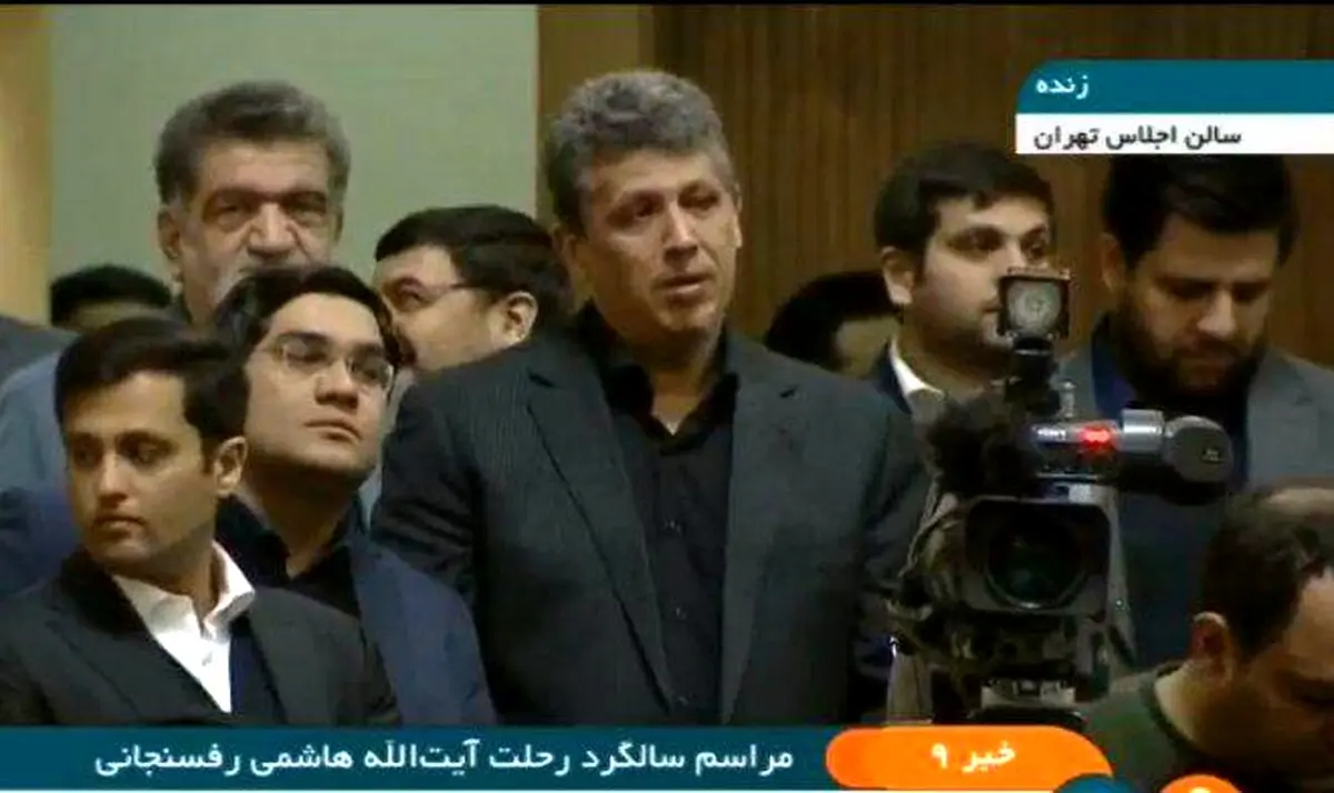 عکس: «مهدی هاشمی» در مراسم سالگرد پدرش