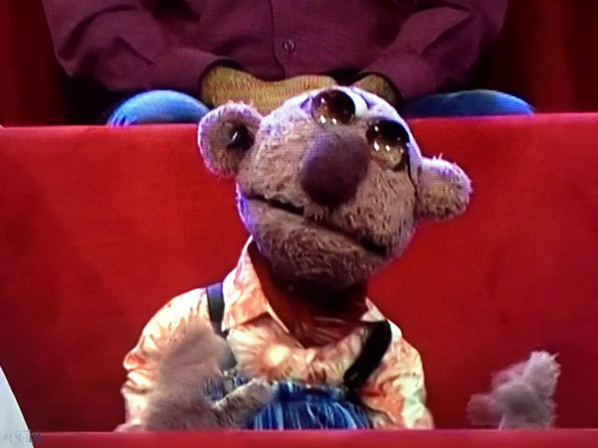 لباس کاروان المپیک بر تن جناب‌خان / عکس