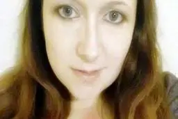 مادری که اجازه داد سوسک‌ها دخترش را بخورند!/ عکس