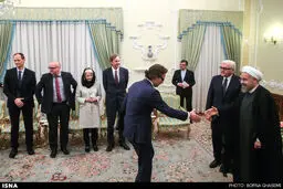 تیپ زن آلمانی در دیدار روحانی / عکس