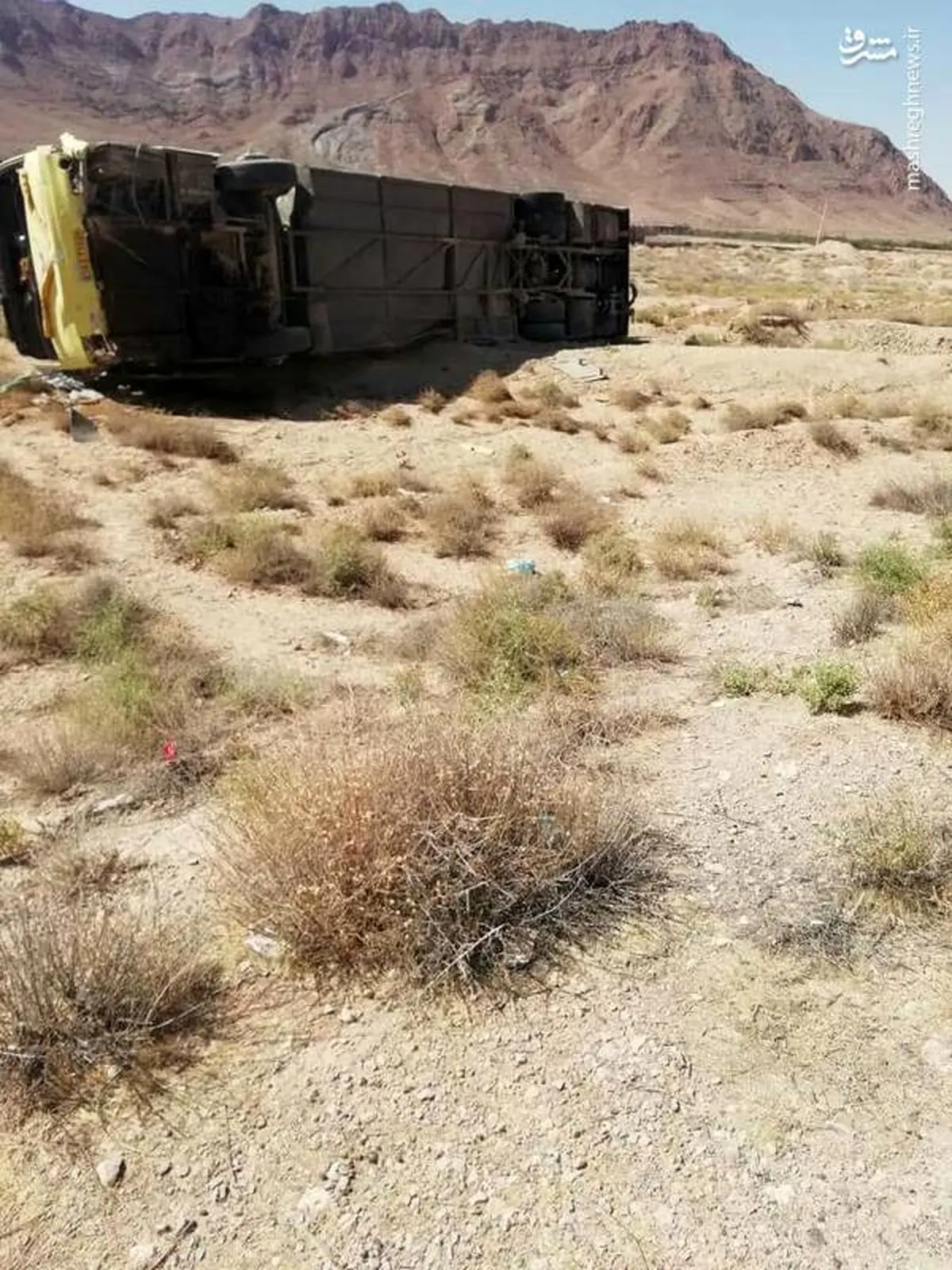 واژگونی اتوبوس و مصدومیت ۲۶ نفر از مسافران +عکس