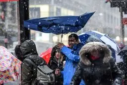 برف و طوفانی که پروازهای نیویورک را لغو کرد/تصاویر