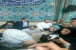 معصومه ابتکار هنگام رای دادن در حسینیه ارشاد