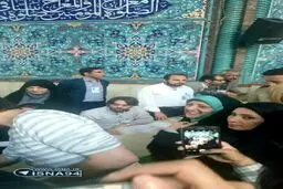معصومه ابتکار هنگام رای دادن در حسینیه ارشاد
