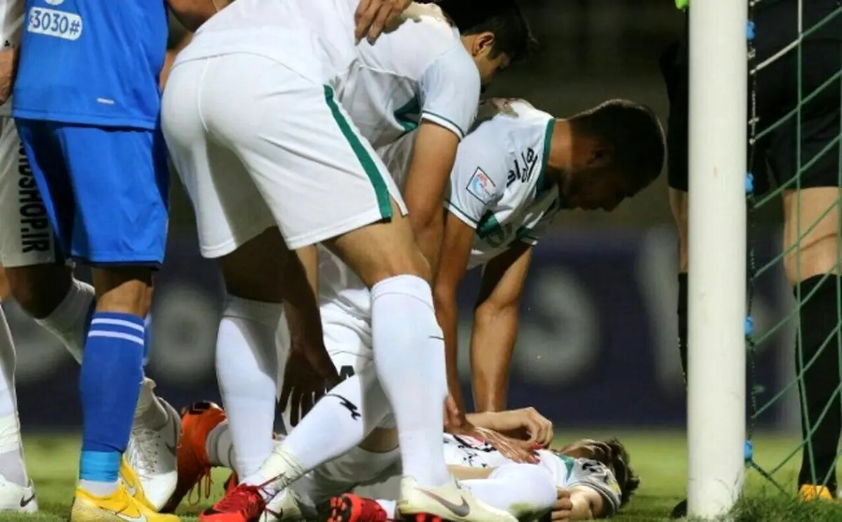 مصدومیت شدید بازیکن ذوب‌آهن/ حبیب‌زاده به اتاق عمل رفت + عکس