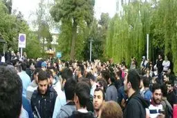 تجمع مردم بعد از درگذشت حبیب/ عکس