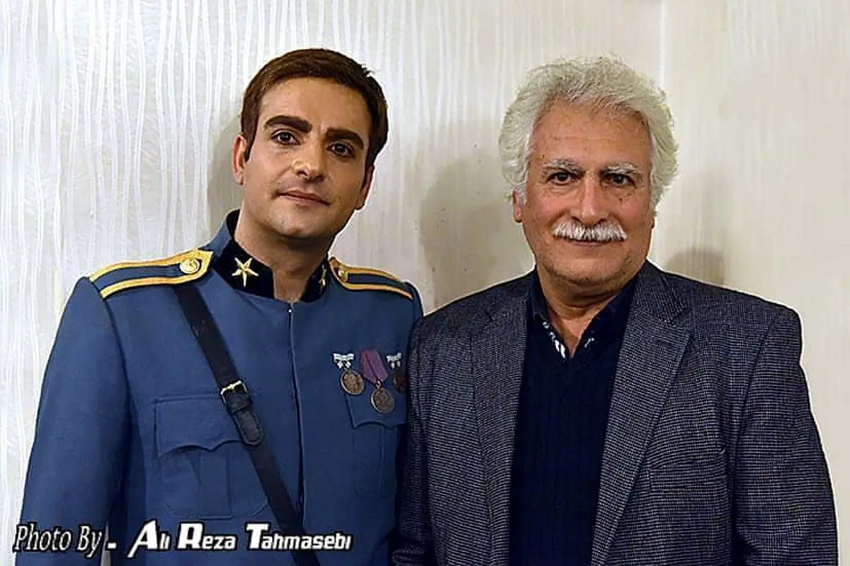 گریم عجیب حامد كميلى در كنار پدرش/عکس