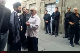 حضور فرزند مقام معظم رهبری در مراسم تشییع پیکر آیت‌الله غروی /عکس