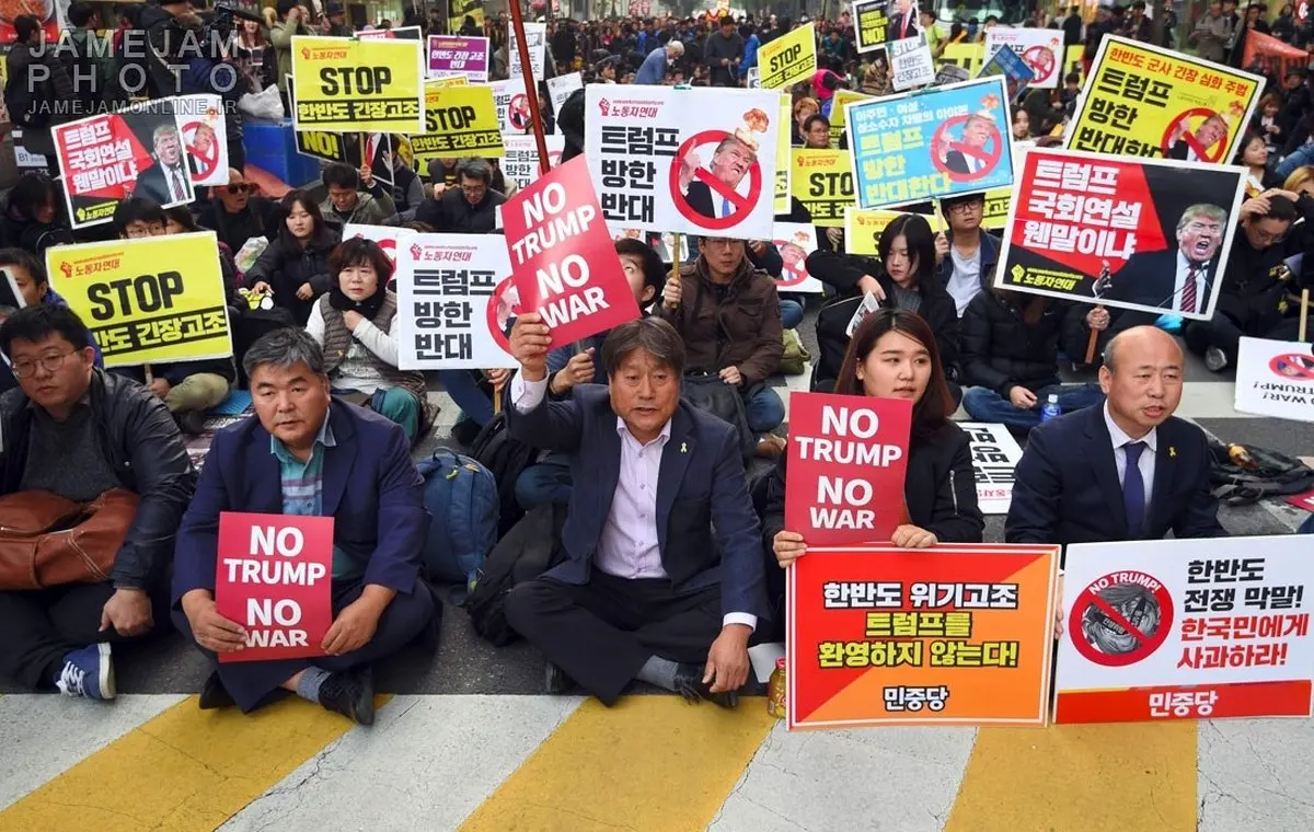 تصاویری از اعتراض جالب مردم ژاپن به حضور ترامپ در این کشور