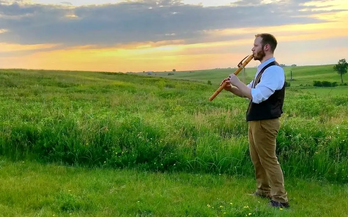 بشنوید : موسیقی بی کلام و زیبا از موسیقی با سبک آرام