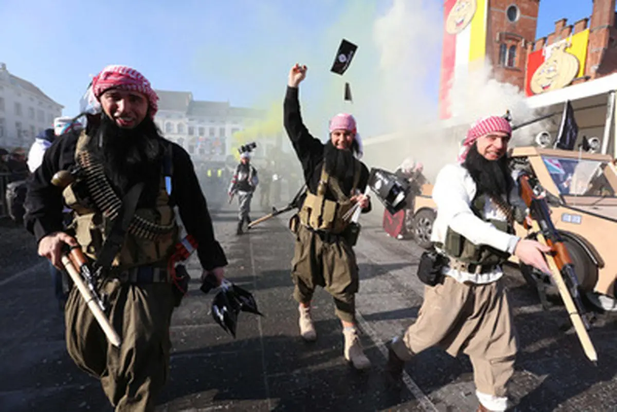 تصاویر داعشی‌های تقلبی در خیابان های بلژیک