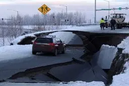 خسارت زلزله مهیب در آلاسکا آمریکا /تصاویر