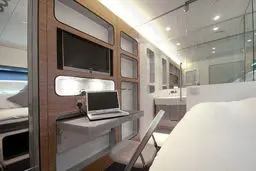 ترکیب هتل و هلی کوپتر (عکس)