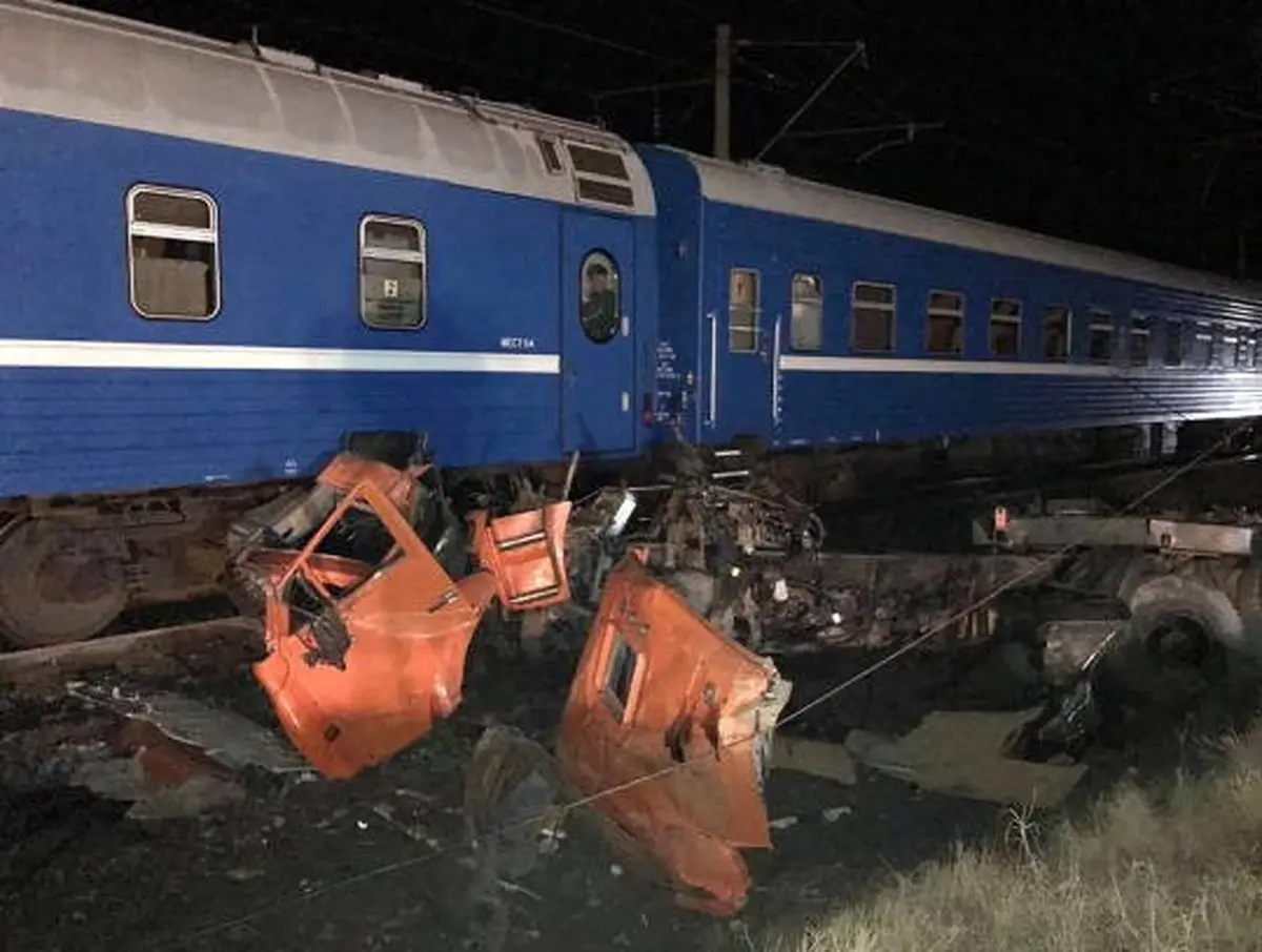 برخورد خونین کامیون و قطار در روسیه / تصاویر