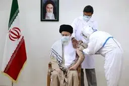  تزریق دُز دوم واکسن ایرانی کرونا به رهبر انقلاب